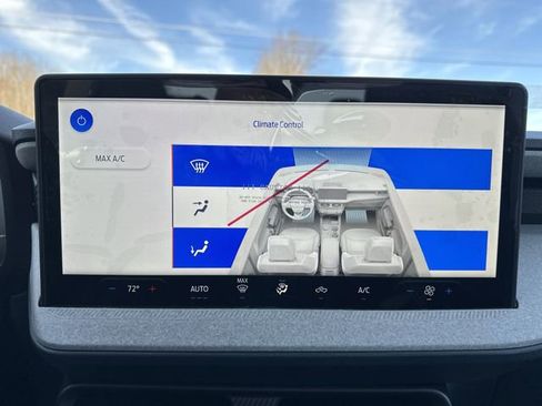 New 2025 Ford Maverick XLT image 18