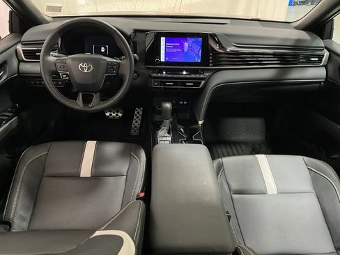 Used 2026 Toyota Camry SE FWD image 15