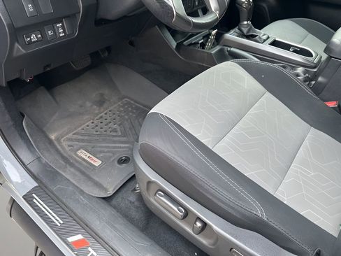 Used 2020 Toyota Tacoma TRD Off-Road image 23