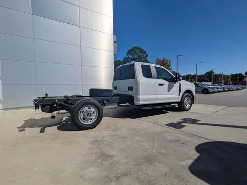 New 2025 Ford F350 XL w/ XL Chrome Package RWD image 4