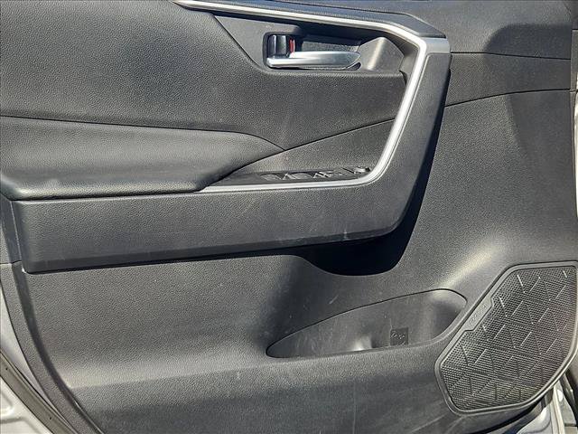 Used 2025 Toyota RAV4 XLE AWD/4WD image 10