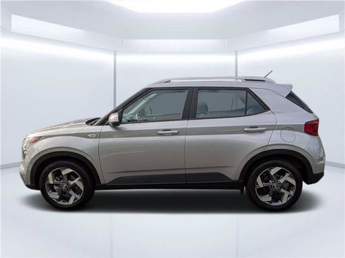 Certified 2025 Hyundai Venue SEL FWD image 7