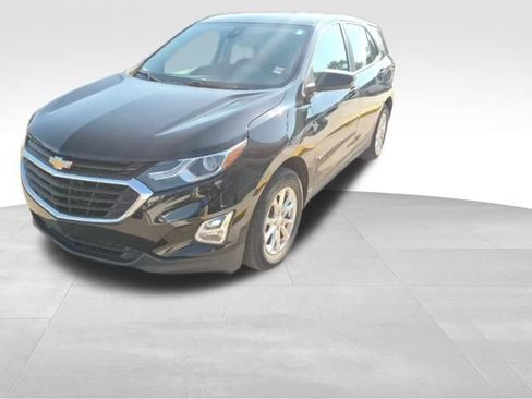 Used 2020 Chevrolet Equinox LS w/ LS Convenience Package FWD image 1