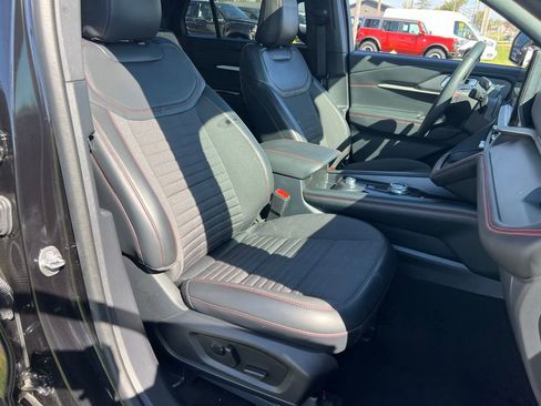 Used 2025 Ford Explorer ST-Line image 13