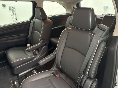 Certified 2026 Honda Odyssey Touring image 18