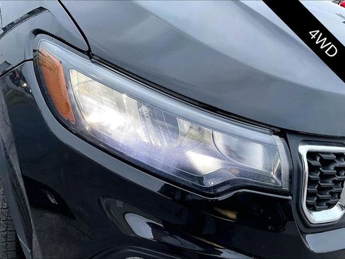 Used 2024 Jeep Compass Latitude image 29