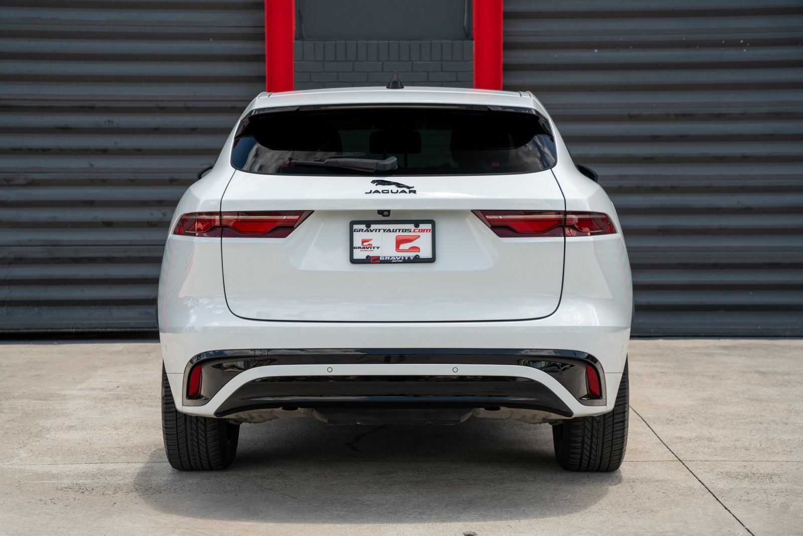 Used 2025 Jaguar F-PACE R-Dynamic S AWD/4WD image 9
