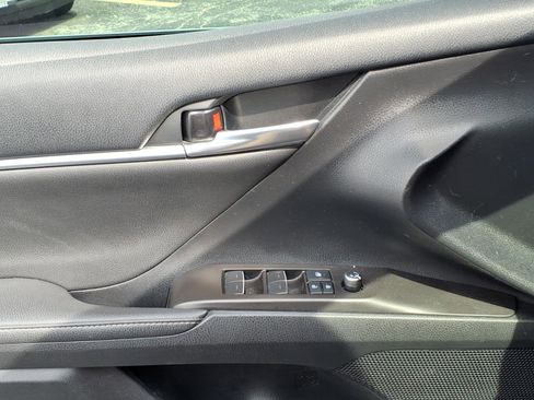 Used 2022 Toyota Camry XSE FWD image 25