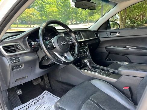 Used 2020 Kia Optima SE FWD image 10