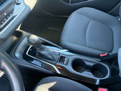 Used 2021 Toyota Corolla LE w/ Carpet Mat Package (TMS) image 39