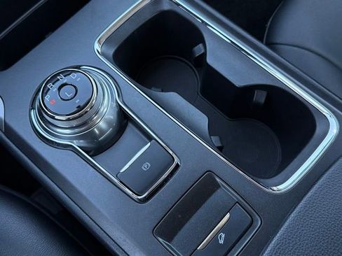 Certified 2017 Ford Fusion SE w/ Equipment Group 201A image 13