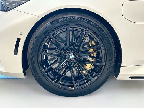 Used 2026 BMW M5 w/ Carbon Package AWD/4WD image 30