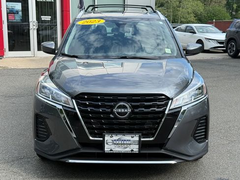 Used 2023 Nissan Kicks SV w/ Exterior Package FWD image 2