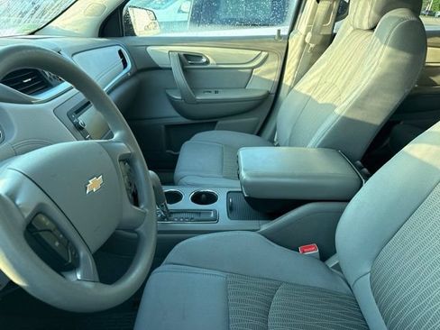 Used 2014 Chevrolet Traverse LS FWD image 3