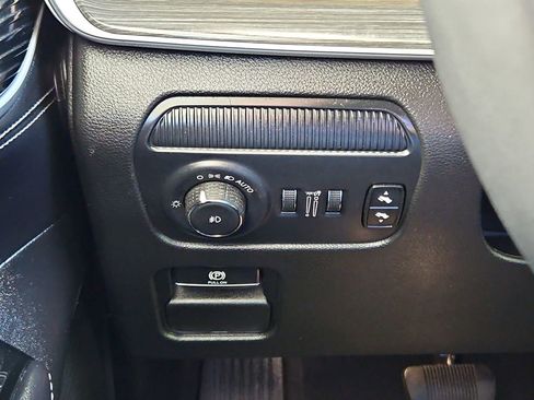 Used 2024 Jeep Wagoneer Series II w/ Flexible Seating Group AWD/4WD image 14