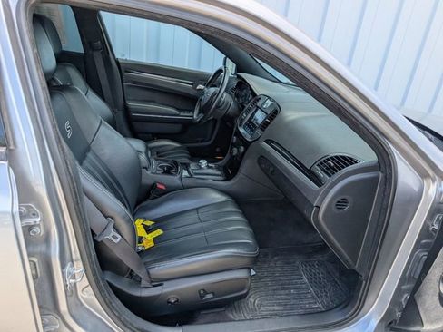 Used 2017 Chrysler 300 S AWD/4WD image 16