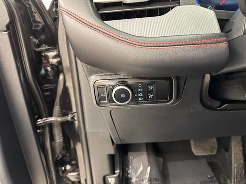 Used 2025 Ford Explorer ST-Line image 36