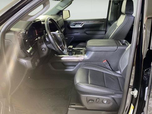 Certified 2025 Chevrolet Silverado 1500 LTZ AWD/4WD image 15
