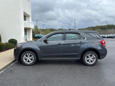 Used 2017 Chevrolet Equinox LS AWD/4WD image 2