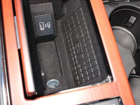 Used 2024 Lincoln Navigator Reserve image 19