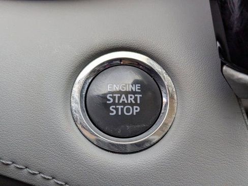 Used 2023 Toyota Highlander Platinum FWD image 28