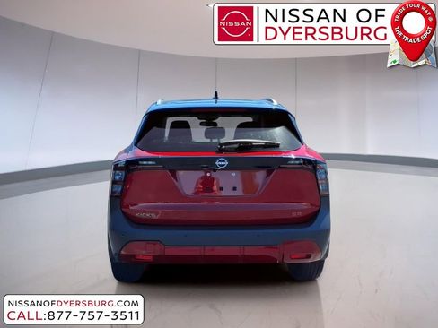 Used 2025 Nissan Kicks SR image 4