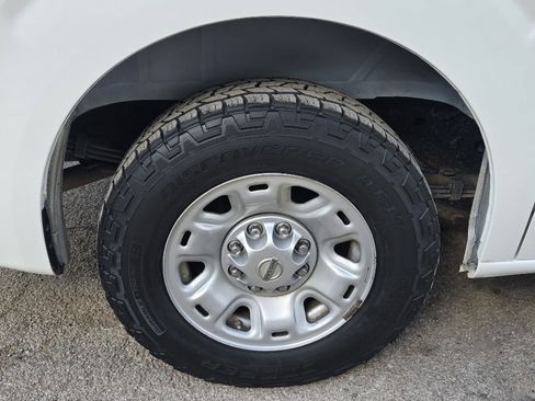 Used 2015 Nissan NV 2500 SV w/ Side & Curtain Airbag Package image 26
