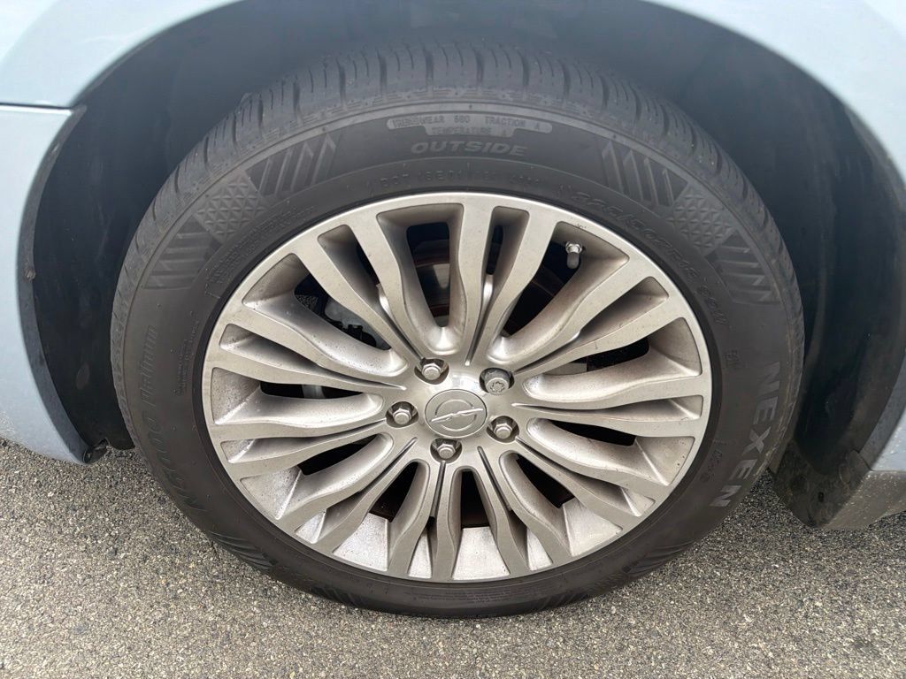 Used 2014 Chrysler 200 Limited FWD image 8
