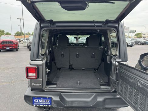 Used 2021 Jeep Wrangler Unlimited Sport AWD/4WD image 34