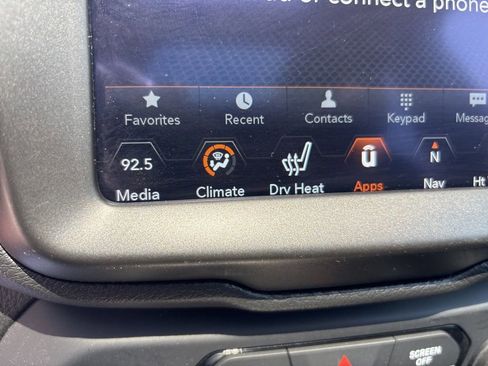 Used 2021 Jeep Renegade Trailhawk w/ Sun & Sound Group AWD/4WD image 32