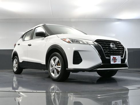 Used 2021 Nissan Kicks S image 50