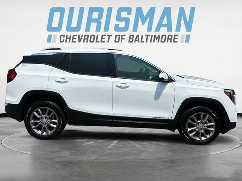 Used 2024 GMC Terrain SLT AWD/4WD image 7