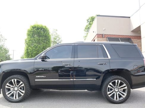 Used 2018 GMC Yukon Denali w/ Open Road Package AWD/4WD image 10