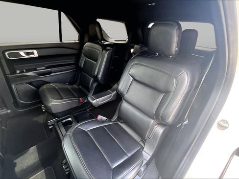 Used 2020 Ford Explorer XLT w/ Equipment Group 202A RWD image 19