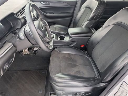 Certified 2024 Jeep Grand Cherokee L Laredo image 12