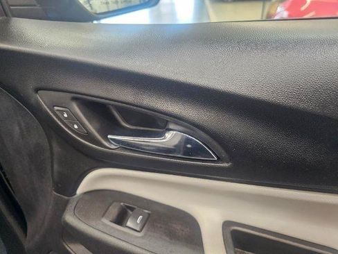 Used 2018 Chevrolet Equinox LS AWD/4WD image 26