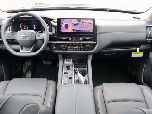 New 2026 Nissan Pathfinder SL FWD image 6