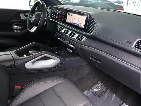 Used 2025 Mercedes-Benz GLS 450 4MATIC w/ AMG Line Exterior image 32