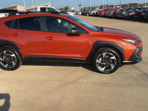 Used 2024 Subaru Crosstrek 2.5i Limited w/ Crosstrek Mirror Package image 2