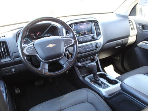 Used 2021 Chevrolet Colorado LT w/ Safety Package RWD image 19