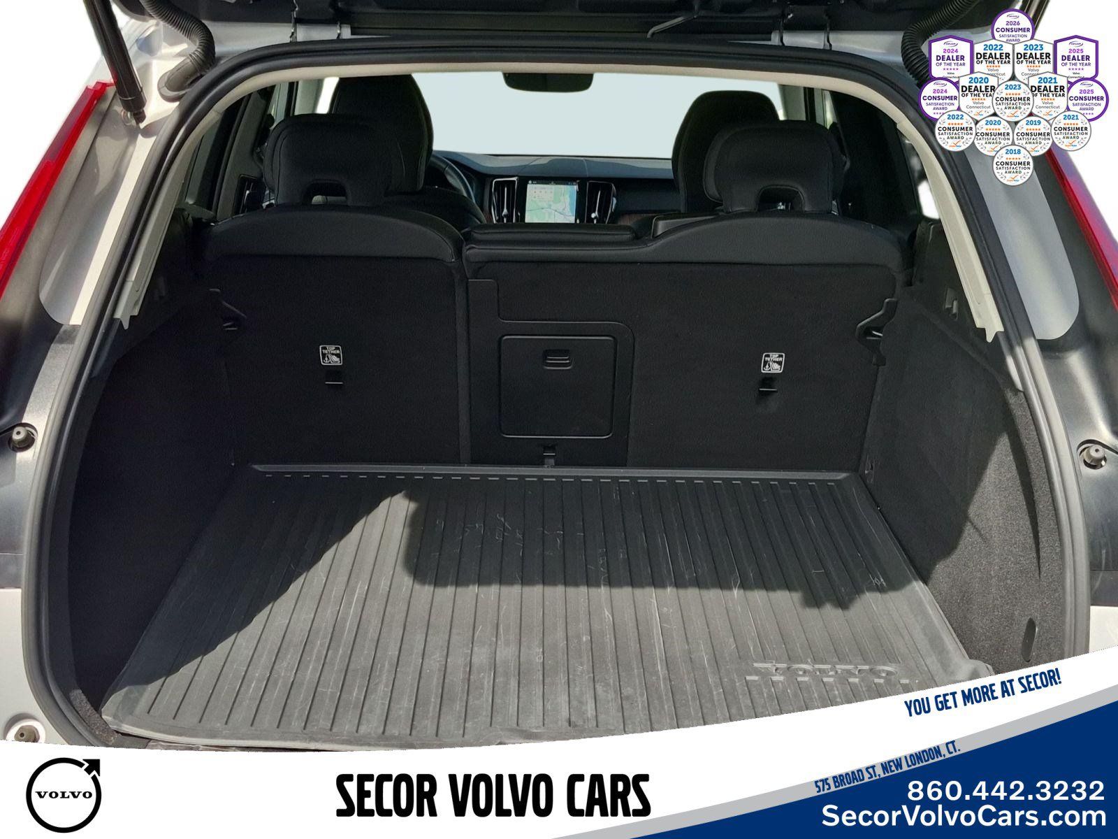 Certified 2023 Volvo XC60 B5 Plus w/ Climate Package AWD/4WD image 7
