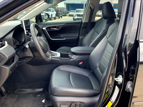 Used 2024 Toyota RAV4 XLE Premium image 7