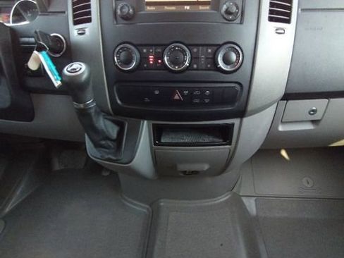 Used 2017 Mercedes-Benz Sprinter 2500 image 46