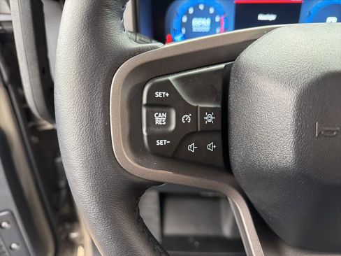 Used 2025 Ford Bronco Badlands image 12