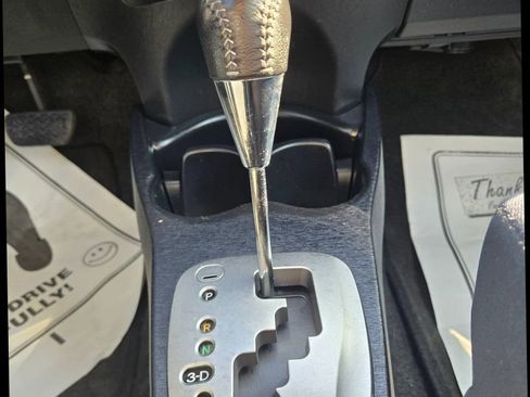 Used 2012 Toyota Yaris SE image 23