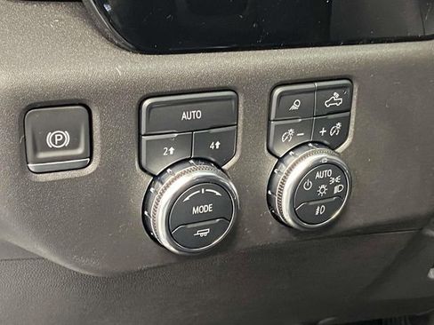 Used 2025 GMC Sierra 1500 SLT image 18