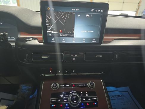 Used 2022 Lincoln Aviator Reserve w/ Elements Package Plus AWD/4WD image 23