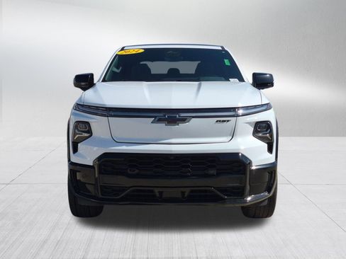 Used 2024 Chevrolet Silverado EV RST AWD/4WD image 9