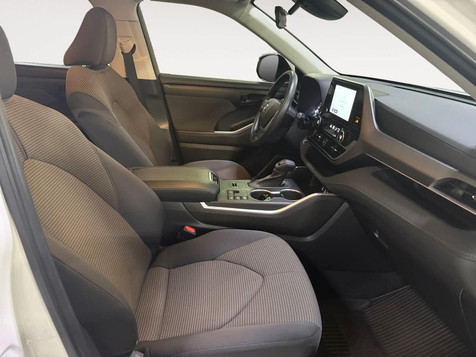 Used 2023 Toyota Highlander L FWD image 22