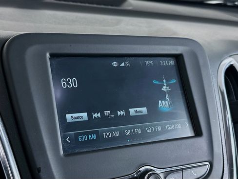 Used 2018 Chevrolet Equinox LS FWD image 21